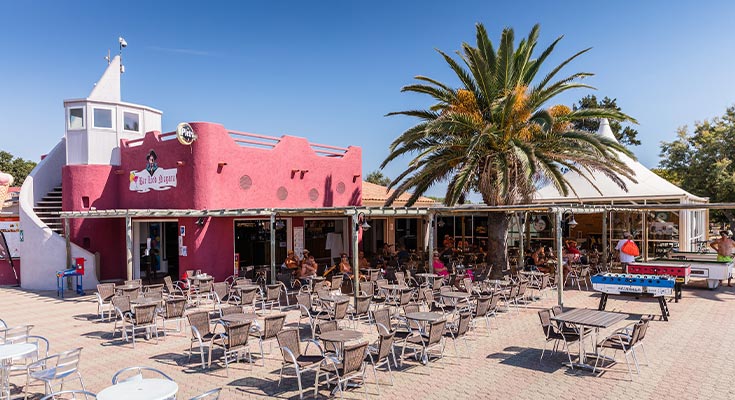 terrasse du bar-snack de La Marina d'Erba Rossa