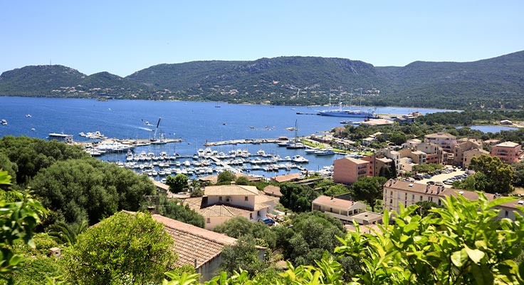 Vue du port de Porto Vecchio